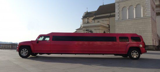 pink-limousine-hummer-warsaw
