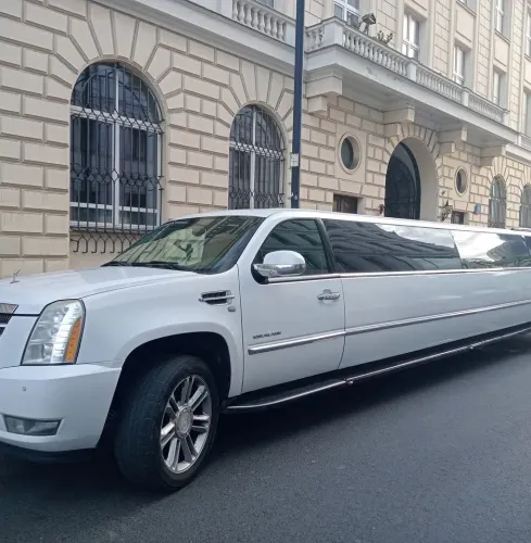 Warsaw STRIP LIMOUSINE TRANSFER (AIRPORT OR CITY RIDE) Warsaw STRIP LIMOUSINE TRANSFER (AIRPORT OR CITY RIDE)