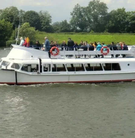 Prague STRIP PARTY BOAT 1H