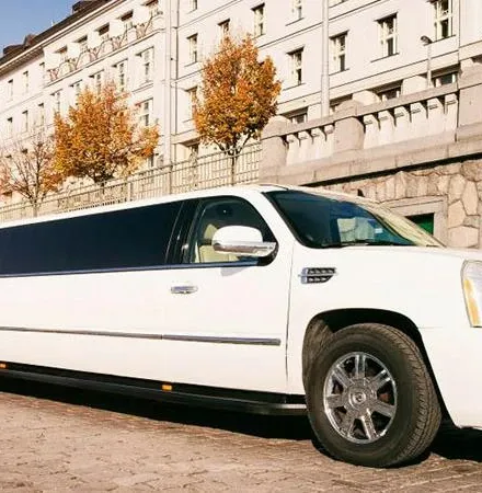 Budapest LUXURY STRETCH LIMO AIRPORT PICKUP
