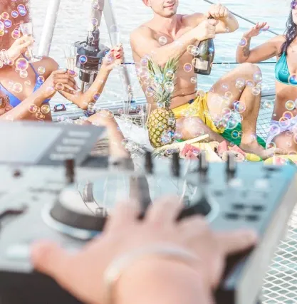 Budapest STRIP CRUISE + GOGO CLUB Budapest STRIP CRUISE + GOGO CLUB
