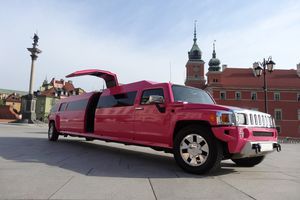 pink-limousine-warsaw