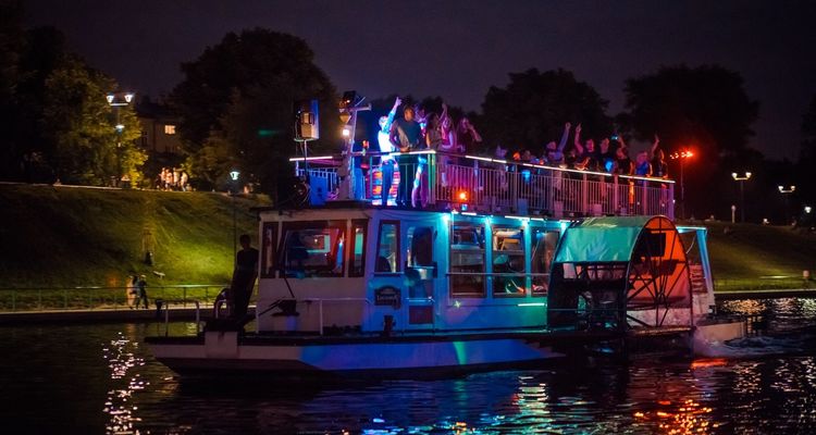 KRK - PARTY BOAT + OPEN BAR 1