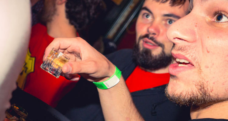 shared-pub-crawl-amsterdam2