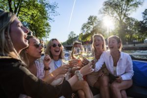 strip_party_boat_-_all_u_can_drink_amsterdam_