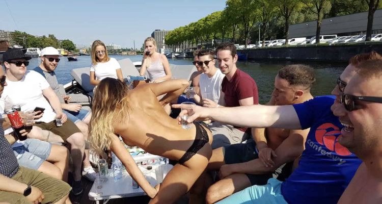 private_all_you_can_drink_booze_cruise_2_amsterdam